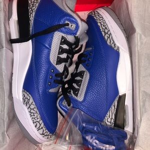 Air Jordan 3 Varsity Royal